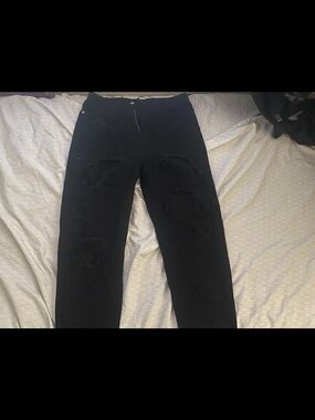 Missguided + Black High-Rise Distressed Skinny Jeans